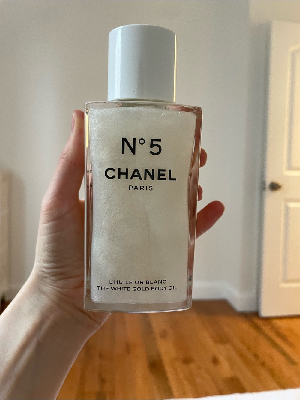 CHANEL N°5 White Gold Shimmer